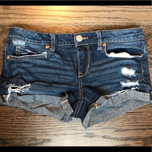 Size 2 Aeropostale jean shorts - Picture 1 of 3